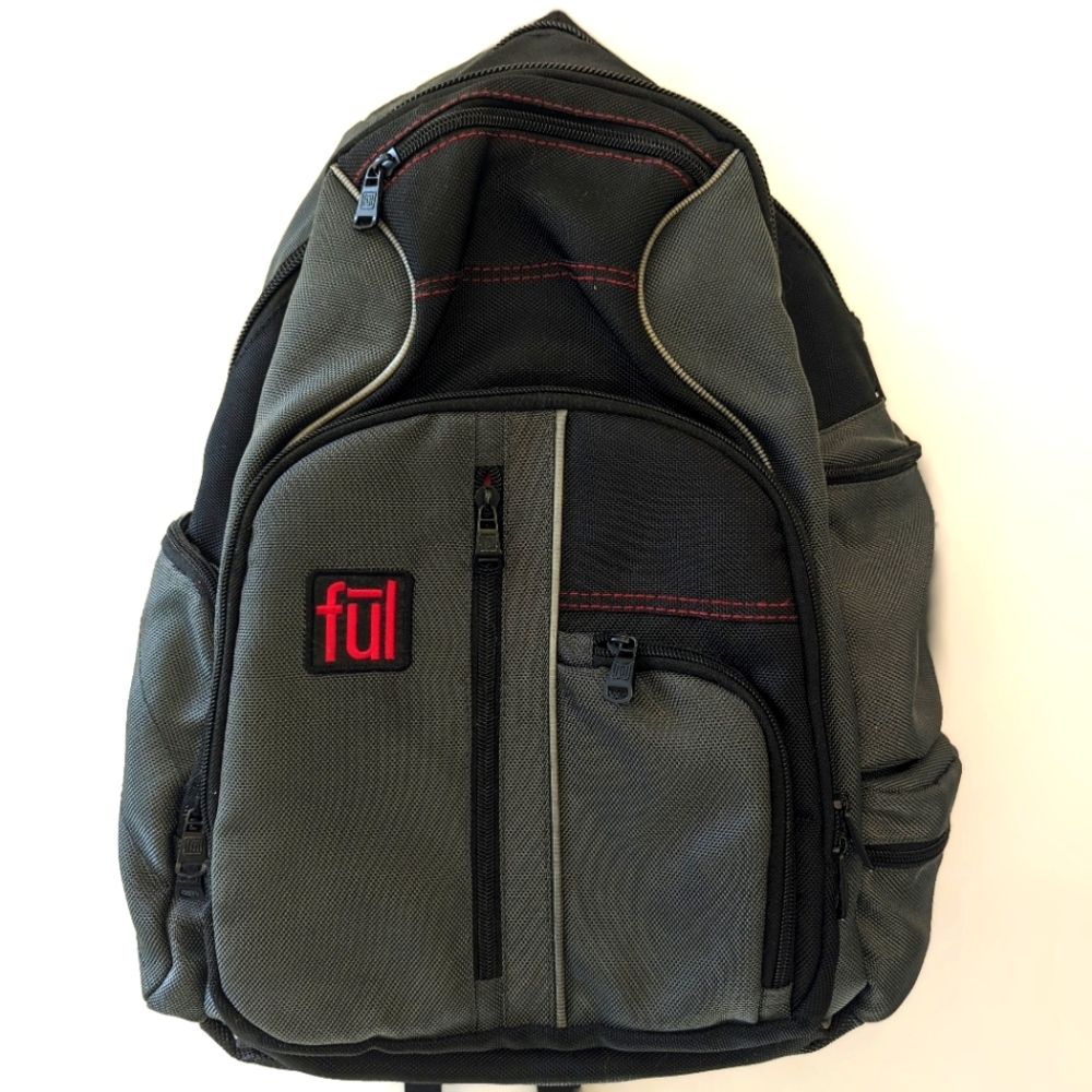 fūl Free Fallin' Laptop Backpack 17 in. Black/Grey Laptop Sleeve Padded